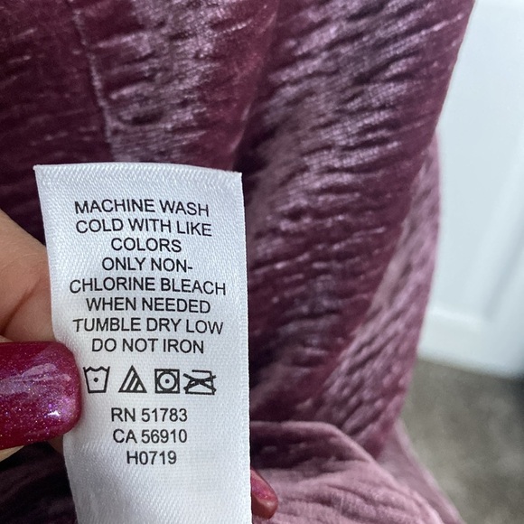 Maurices Women’s Velvet Tank Top Adjustable Straps sz L NWT - Picture 7 of 7